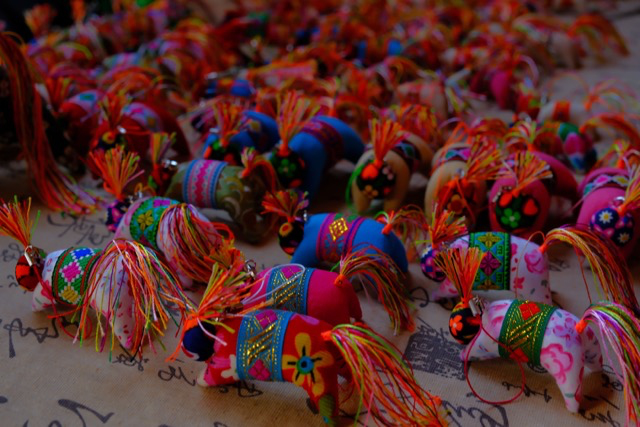 让非遗“活”起来走出去：海外华文媒体探访盐边傈僳族文化传承新路径