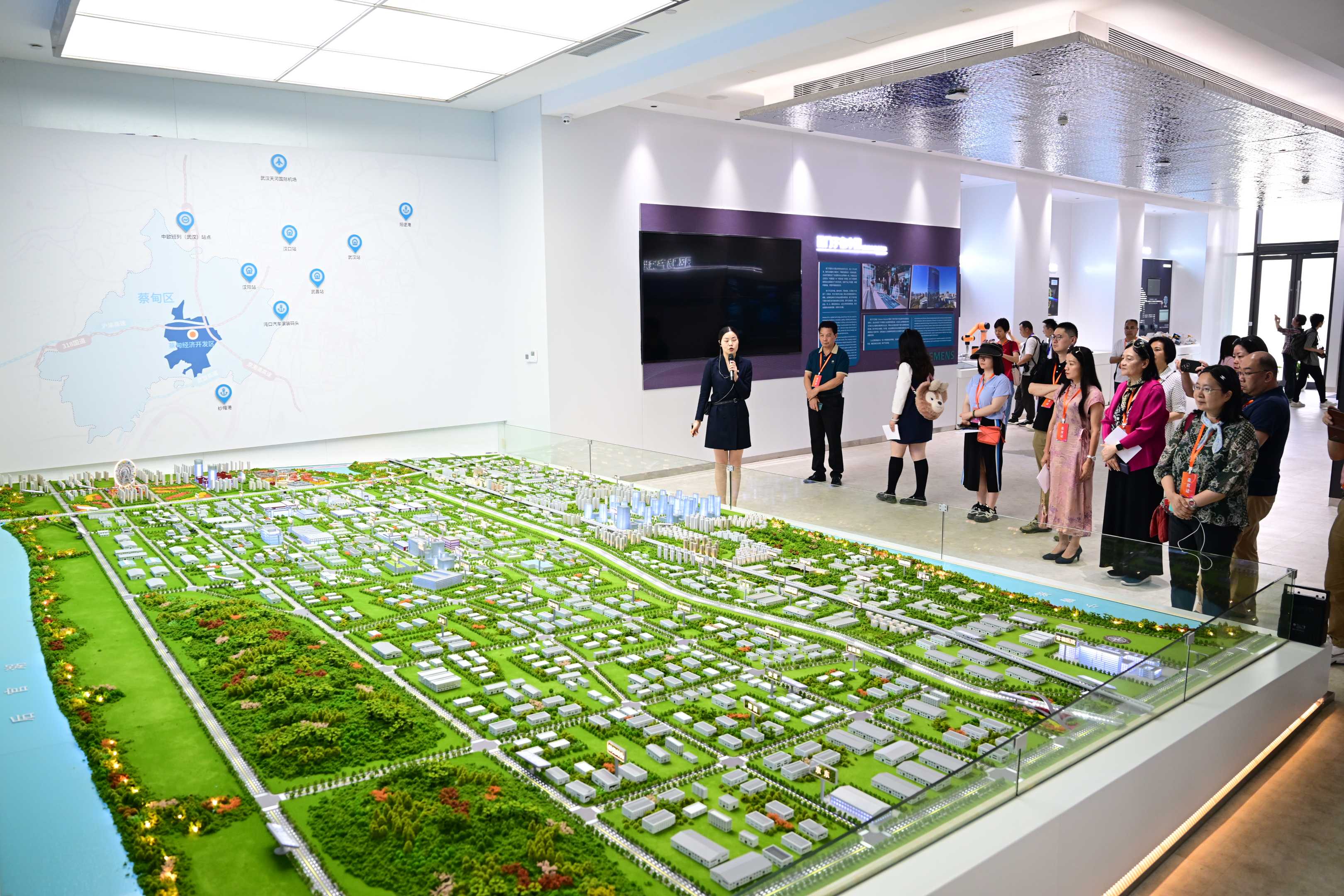 走进中法武汉生态示范城：一张蓝图变实景