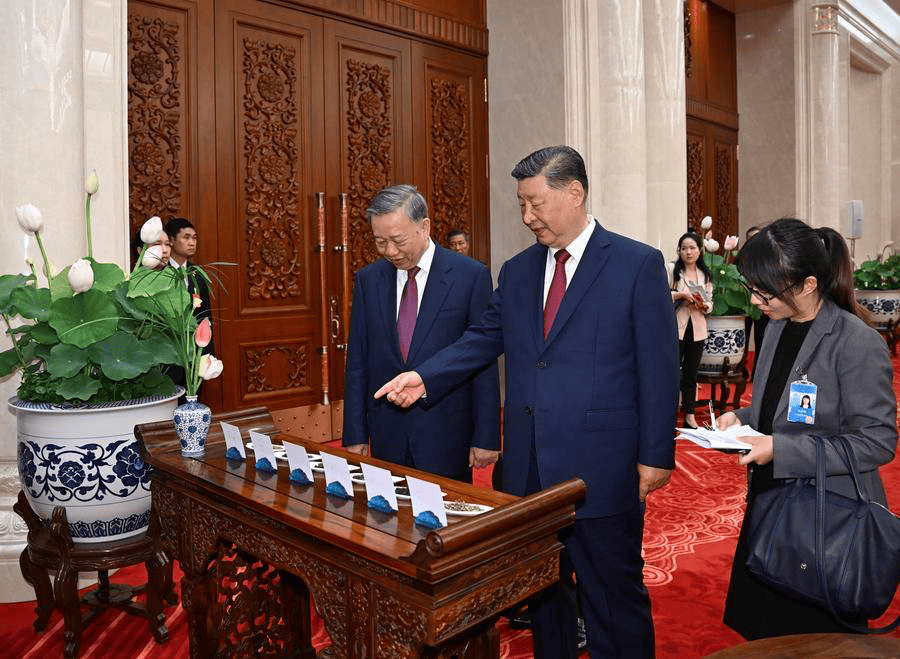 特稿｜老报纸、茶香和青春——习近平促进中越友好的故事
