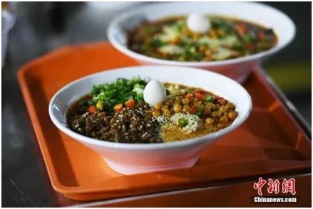 资料图：重庆小面。陈超摄

